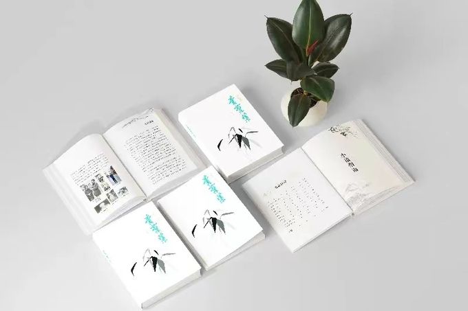 خدمات الطباعة المخصصة للمجلات الصلبة الخدمة المثالية لطباعة الكتب 0